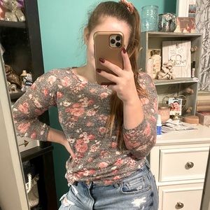3/4 long sleeve with flowers 🌸 ✨